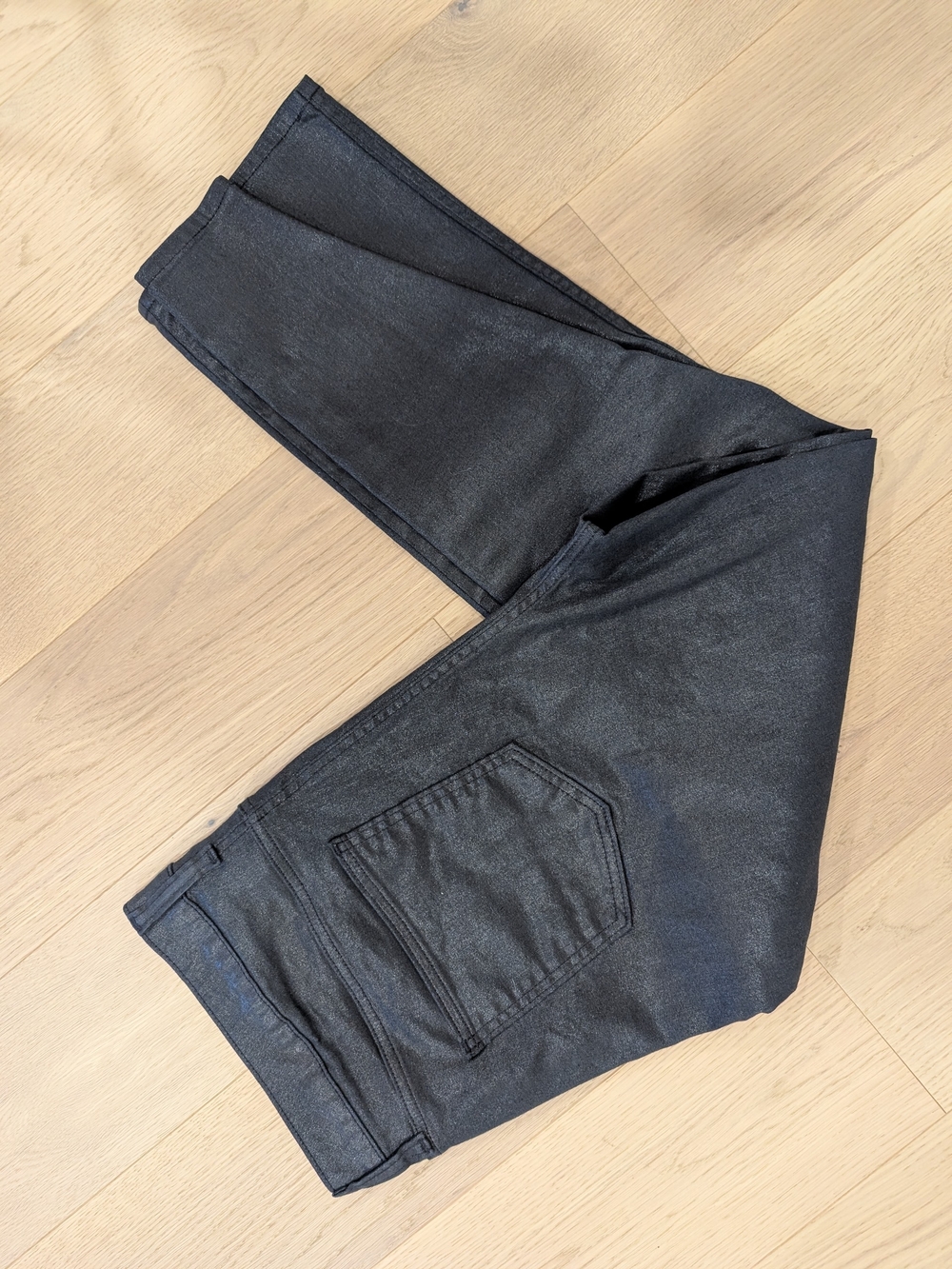 Gap Black Coated Skinny Jeans (Size 34)